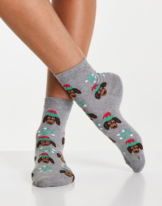 https://images.asos-media.com/products/asos-design-christmas-ankle-socks-in-sausage-dog-print-in-gray/201136306-4?$n_550w$&wid=550&fit=constrain