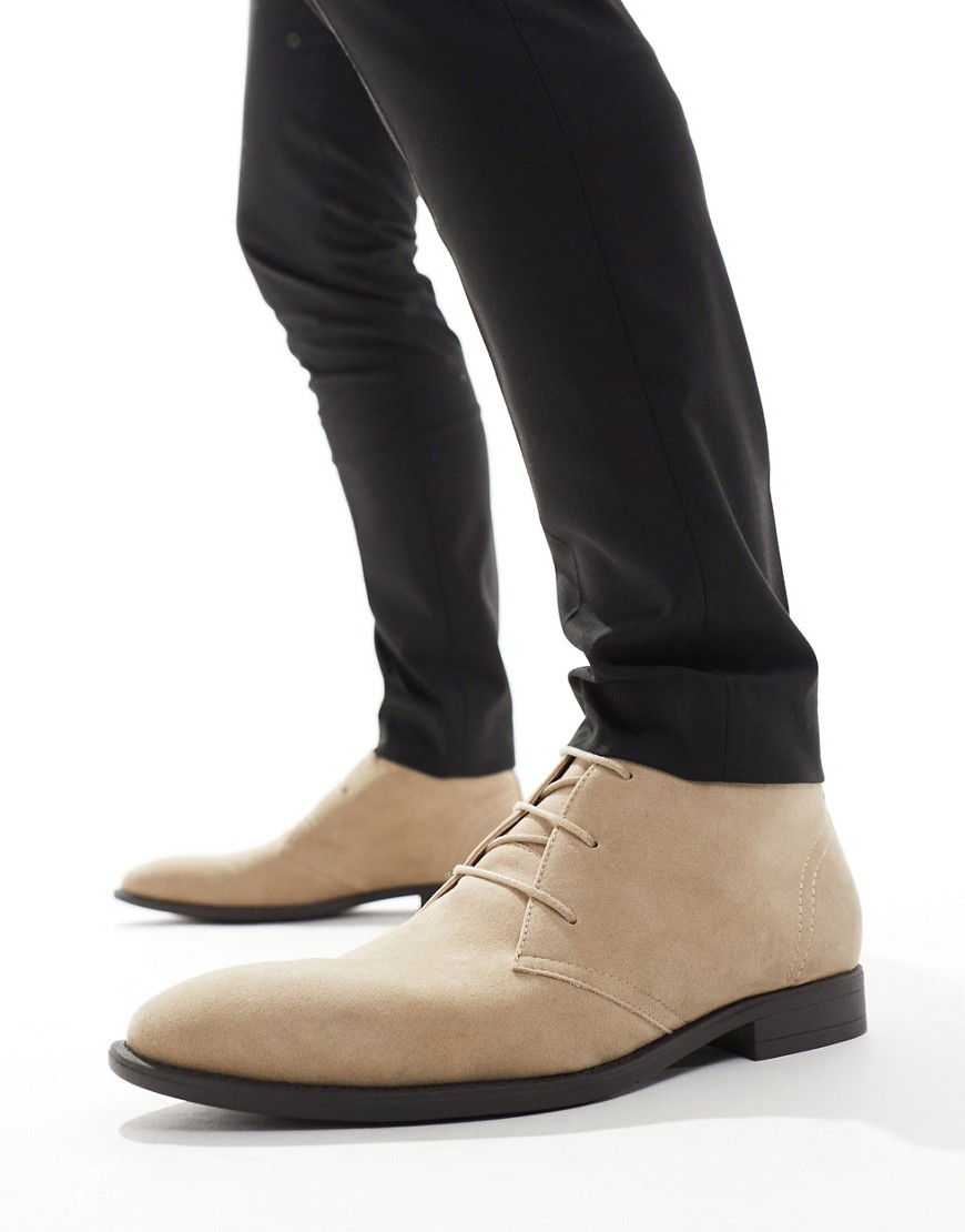 ASOS DESIGN chukka boots in stone faux suede-Neutral