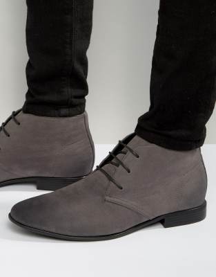 asos design desert chukka boots in stone suede with leather detail