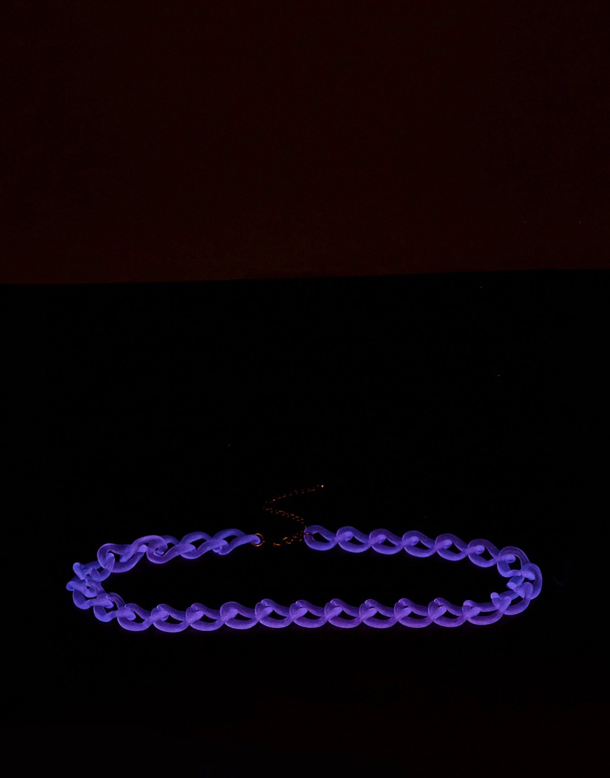 ASOS DESIGN chunky chain belt in glow in the dark-Pink