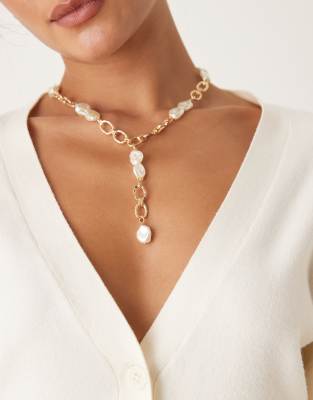 Asos Design Chunky Chain Lariat Necklace With Faux-freshwater Pearls In Gold