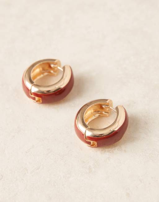 ASOS DESIGN chunky hoop earrings in burgundy and gold tone, 2 of 3