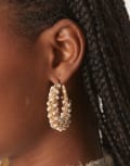 [ASOS DESIGN] ASOS DESIGN chunky hoop earrings in twisted gold tone chain and faux pearls No Size Gold Tone