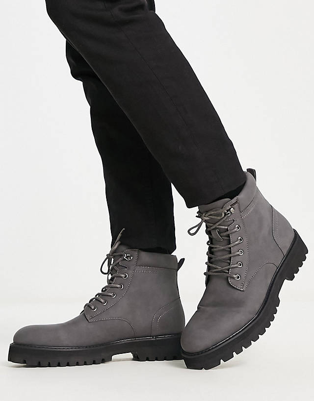ASOS DESIGN - chunky lace up boot with padded collar in grey faux leather with contrast sole
