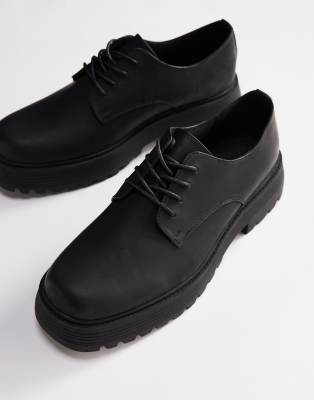 chunky lace-up derby shoes in black-Brown