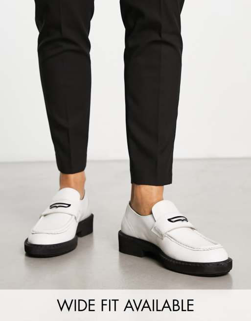 ASOS DESIGN - Chunky loafers med sort metaldetalje og kontrasterende sål i hvid læder 