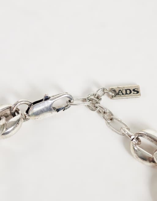 ASOS DESIGN chunky oval link chain bracelet in silver, 3 of 3