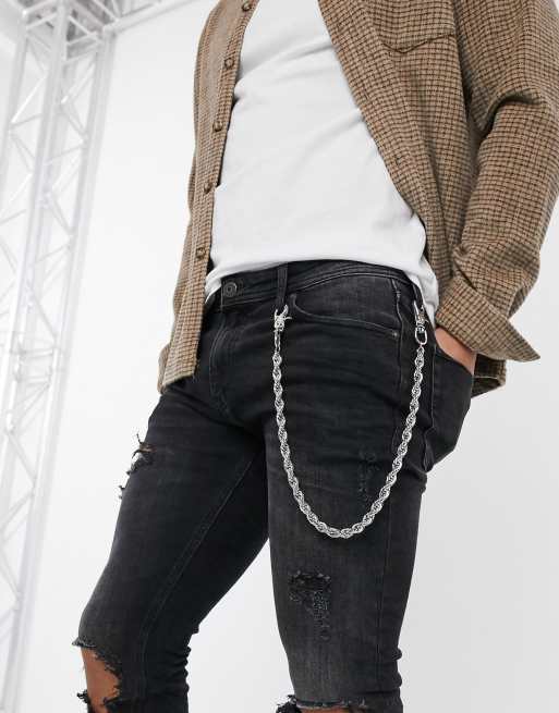 Jean store with chain