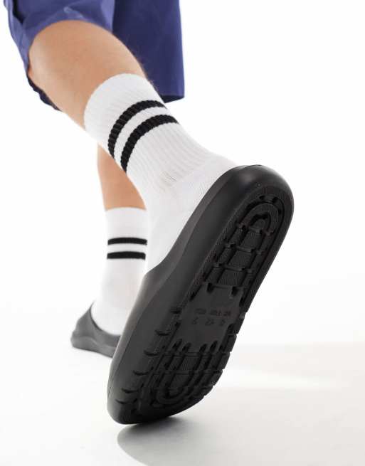 ASOS DESIGN chunky sliders in black, 2 of 4