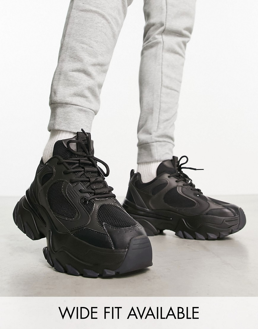 chunky sneakers in black