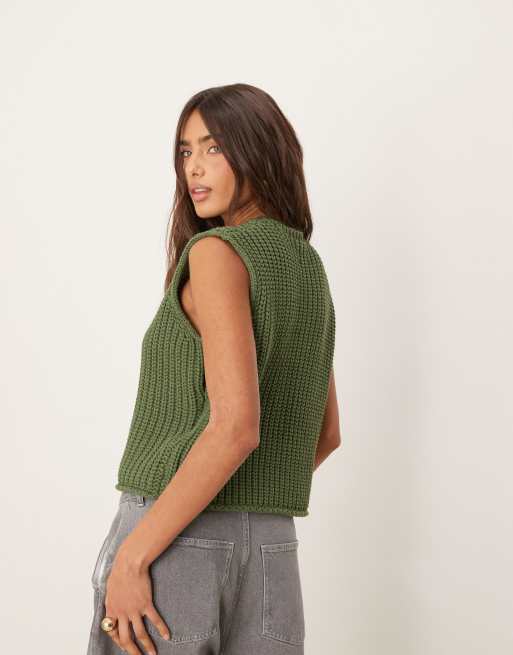 ASOS DESIGN chunky stitch waistcoat with gold buttons in khaki, 4 of 4