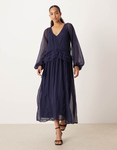 ASOS DESIGN – Ciemnogranatowa luźna sukienka midi z dekoltem w szpic i falbankami - view 1