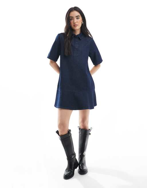 ASOS DESIGN – Ciemnoniebieska jeansowa sukienka koszulowa z kołnierzykiem polo i rozkloszowanym dołem