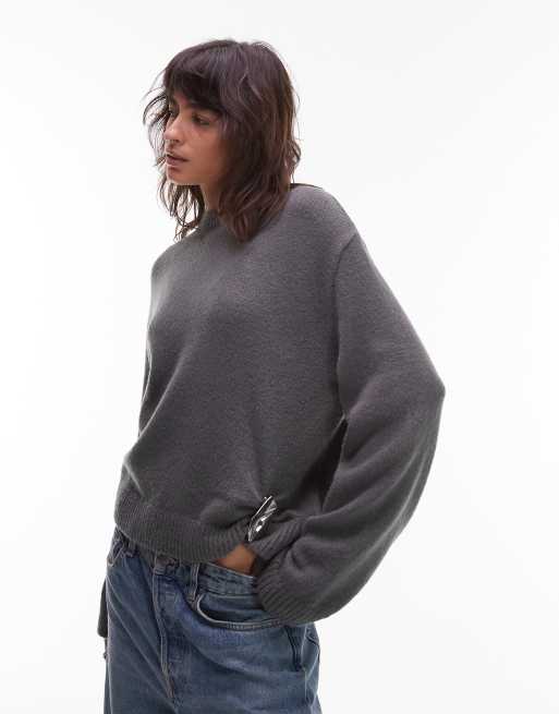 ASOS DESIGN – Ciemnoszary dzianinowy sweter z okrągłym dekoltem i metalową wstawką w kolorze srebra