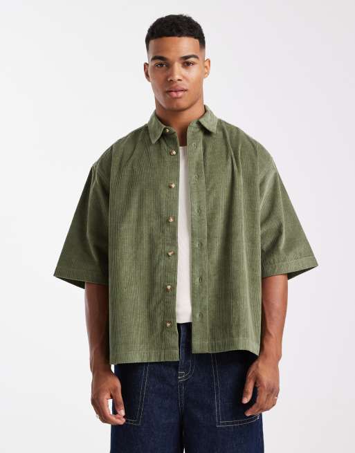 ASOS DESIGN – Ciemnozielona sztruksowa koszula o pudełkowym kroju oversize z naszywką