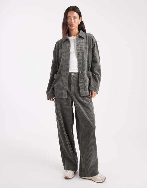 ASOS DESIGN – Zielony zestaw sztruksowy: kurtka i spodnie z baryłkowymi nogawkami, 2 z 3