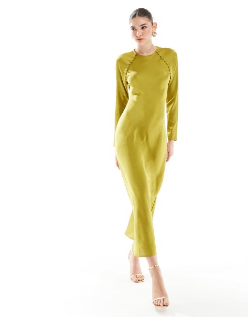 ASOS DESIGN – Cięta ze skosu satynowa sukienka maxi w żółtozielonym kolorze z guzikami