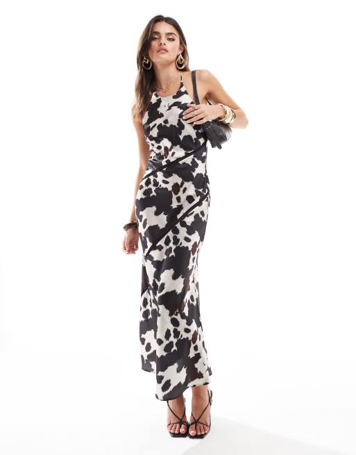 ASOS DESIGN – Cięta ze skosu sukienka maxi na ramiączkach we wzór w krowie łaty z ozdobnym wykończeniem