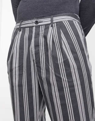 monochrome cigarette trousers