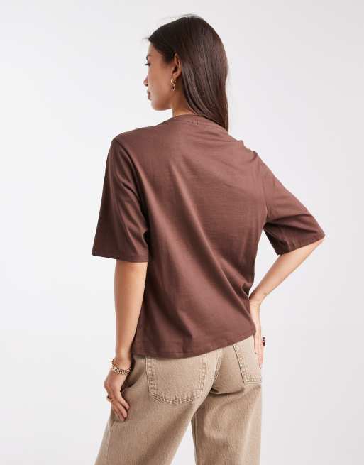 ASOS DESIGN cinch tie sides t-shirt in chocolate