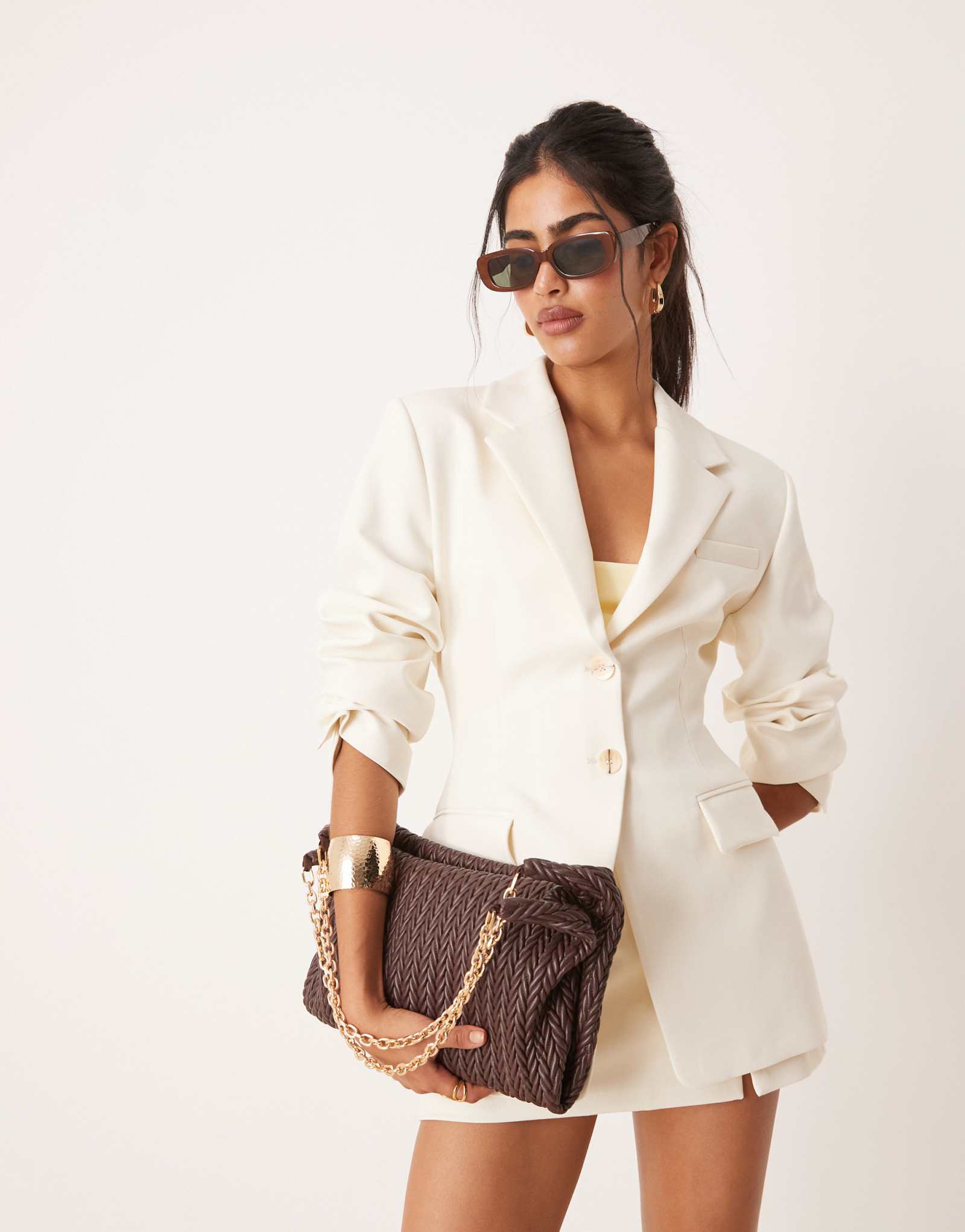 ДИЗАЙНЕРСКИЙ блейзер ASOS с завышенной талией цвета слоновой кости