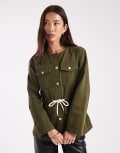[ASOS DESIGN] ASOS DESIGN cinch waist utility pocket denim jacket with waist cord-Green L KHAKI
