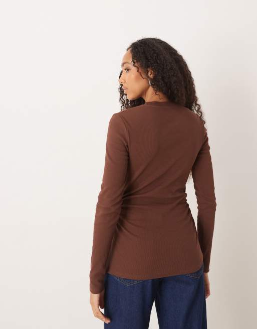 ASOS DESIGN cinched long sleeve t-shirt in chocolate brown, 4 of 4