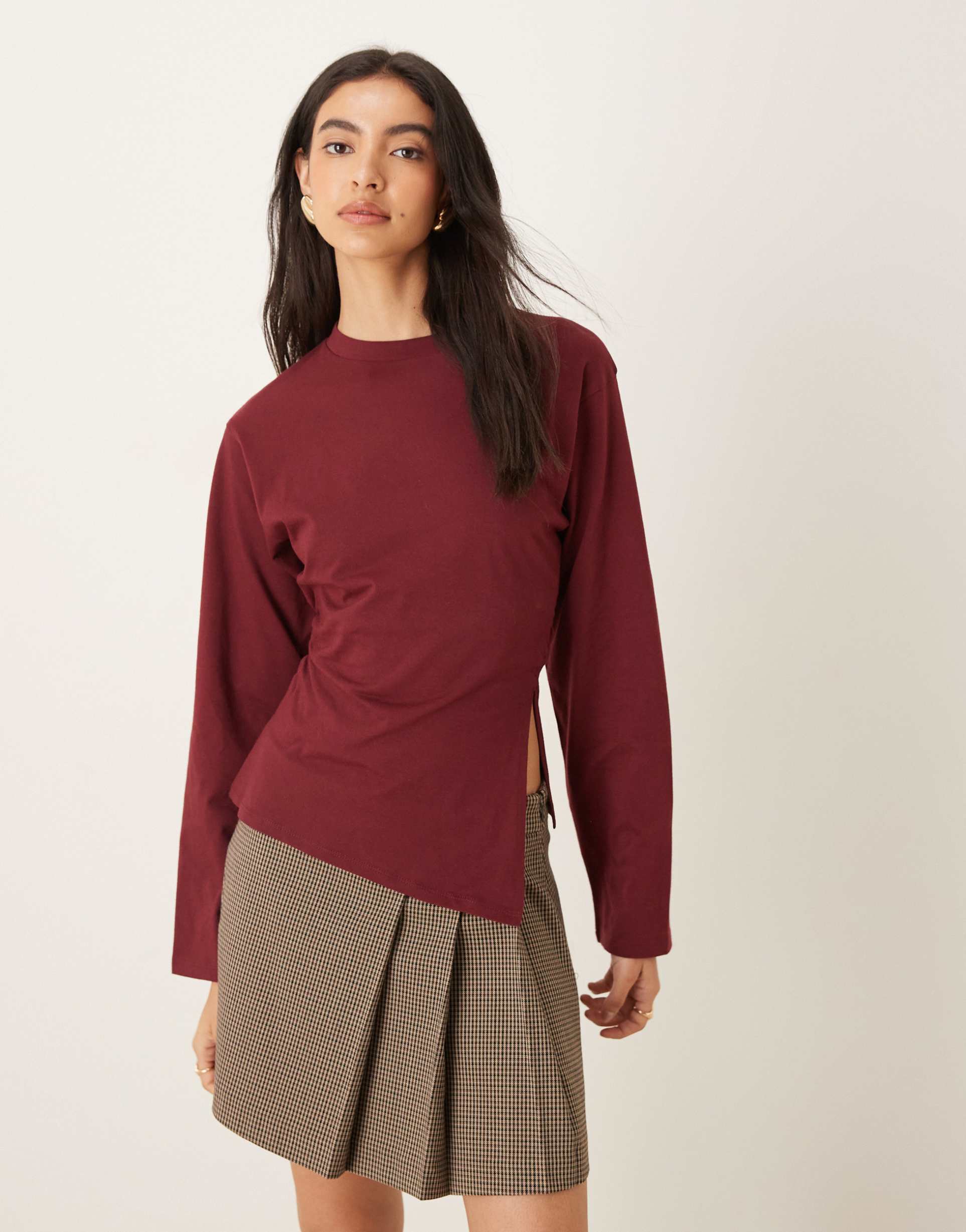 asos design cinched waist asymmetric hem long sleeve tee in burgundy