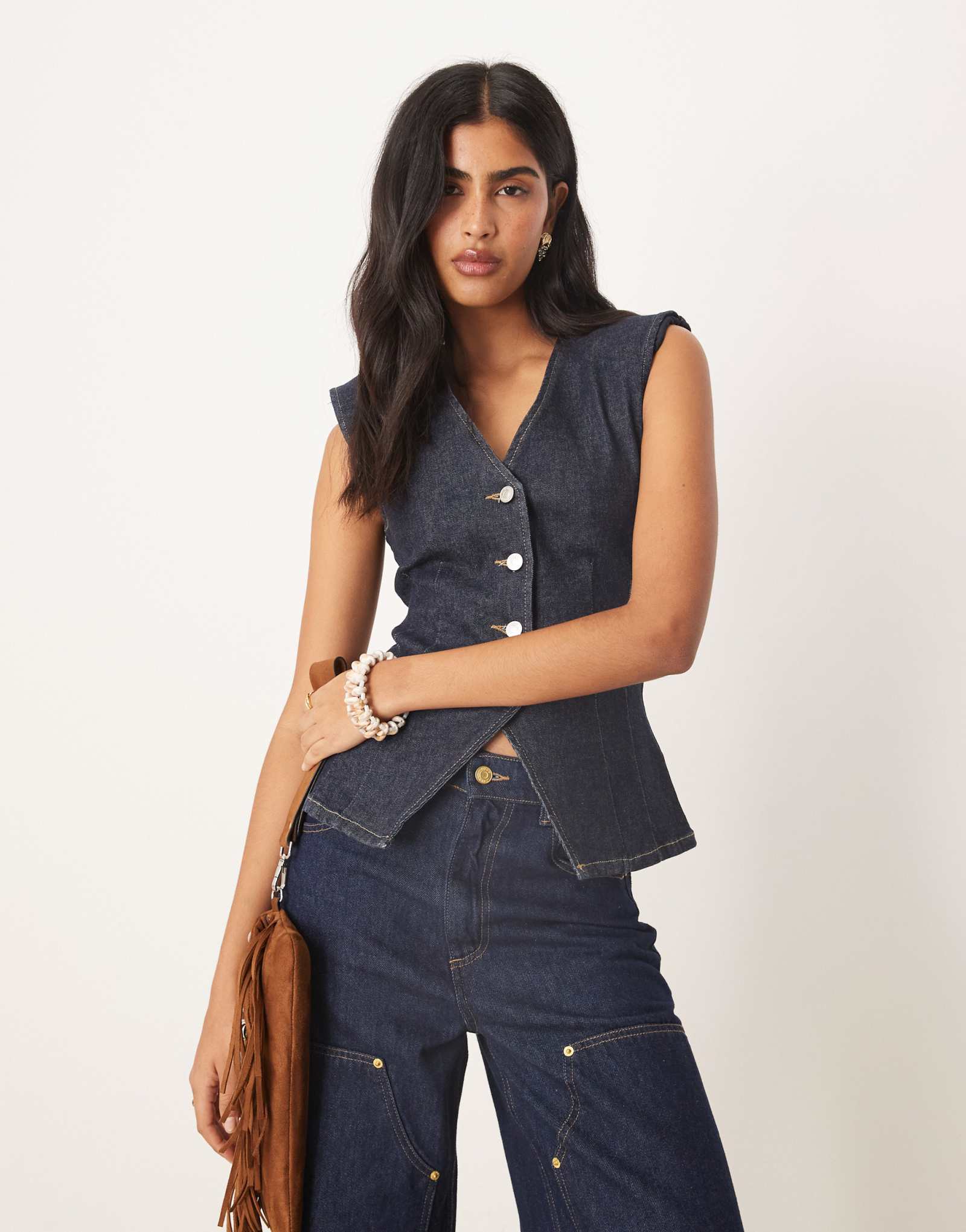 Джинсовый жилет ASOS DESIGN с завышенной талией и подплечниками для стирки при полоскании