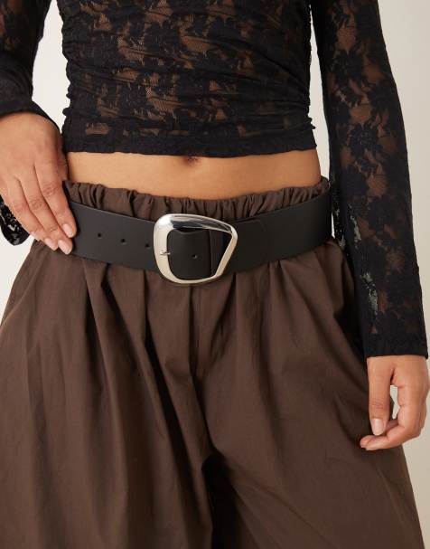 ASOS DESIGN - Cintura larga nera con fibbia squadrata astratta argentata - view 1