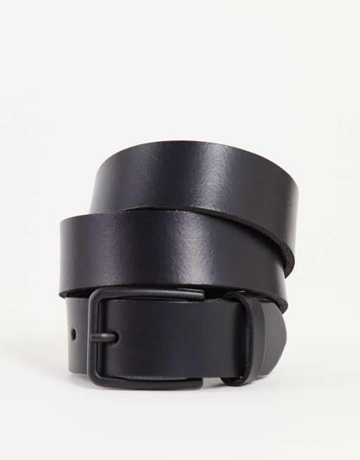 ASOS DESIGN - Cintura sottile in pelle nera con fibbia nera opaca quadrata