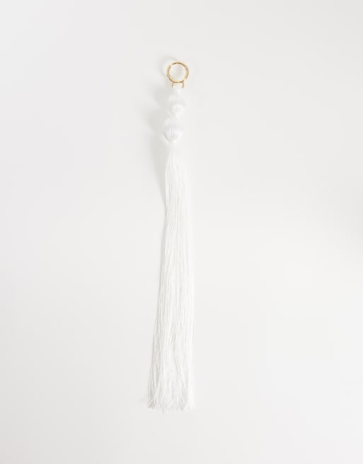 ASOS DESIGN - Ciondolo da borsa color panna con frange