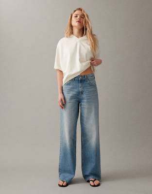 ASOS DESIGN - Circular Design Collection - Dad-Jeans in mittlerer Authentic-Waschung mit weitem Bein-Blau
