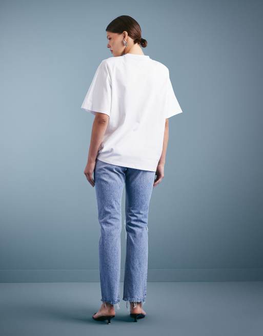 ASOS DESIGN – Circular Design Collection – Ljusblå, raka jeans med medelhög midja och revor, 2 av 5