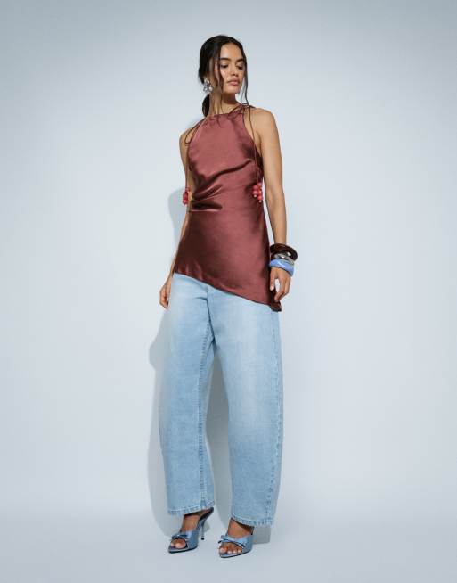 ASOS DESIGN – Circular Design Collection – Mellanblå, ljustvättade jeans i slim fit med barrelben, 4 av 7