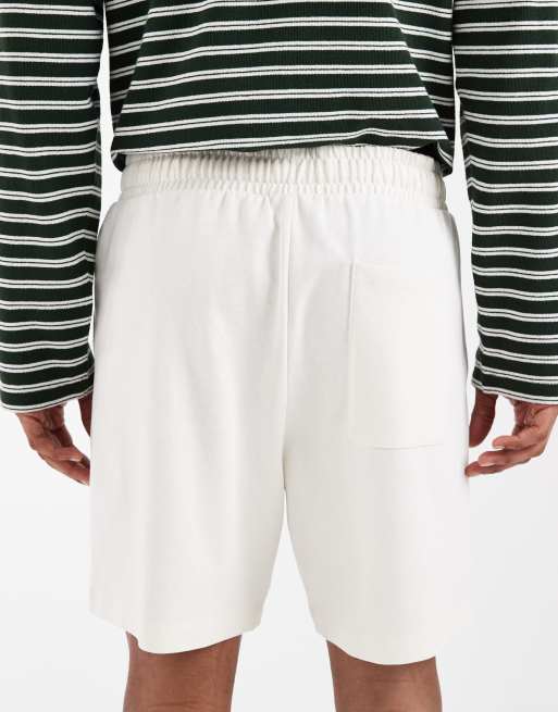 ASOS DESIGN – Circular Design Collection – Oversize-Shorts aus Jersey in Beige mit Bundfalten, 5 von 5