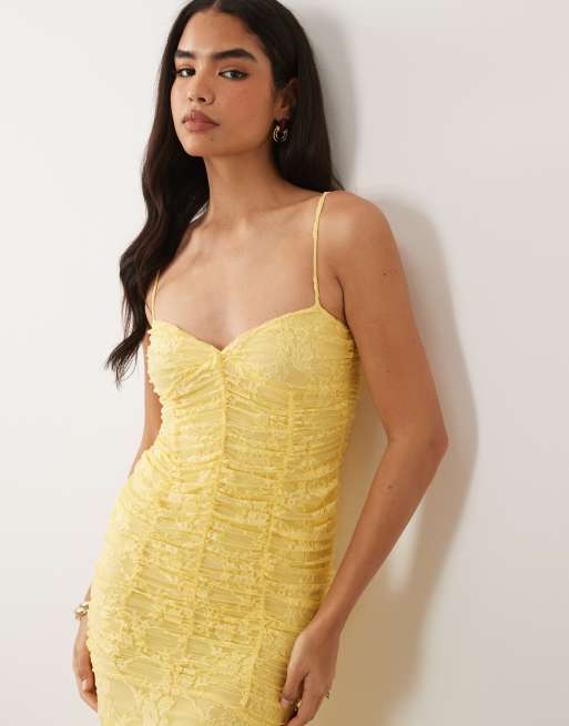 ASOS DESIGN – Citrongul maxiklänning i mesh med fishtail, spetsdetaljer och rynkat liv, 2 av 4