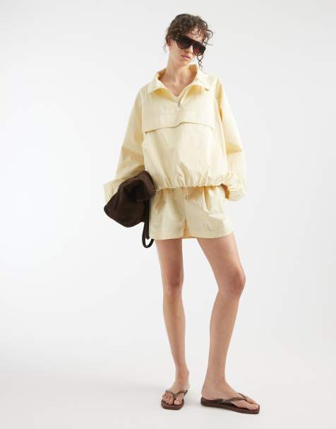 ASOS DESIGN – Citrongula shorts i oversize med papperskänsla - view 1