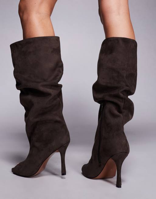 ASOS DESIGN – Clarity – Brungrå, slouchy, knähöga boots i mockaimitation med öppen tå