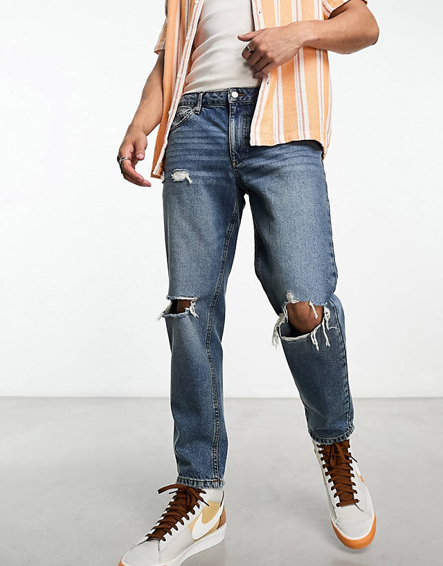ASOS DESIGN - classic rigid jeans with heavy knee rips in mid wash blue