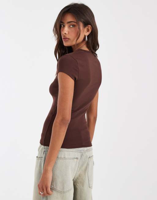 ASOS DESIGN clean fitted short sleeve baby tee in chocolate, 3 of 4