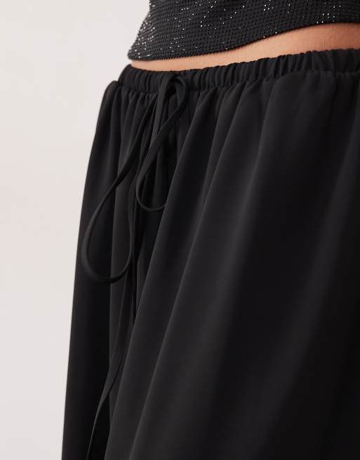 ASOS DESIGN clean jersey twill tie waist balloon pants in black, 3 of 5