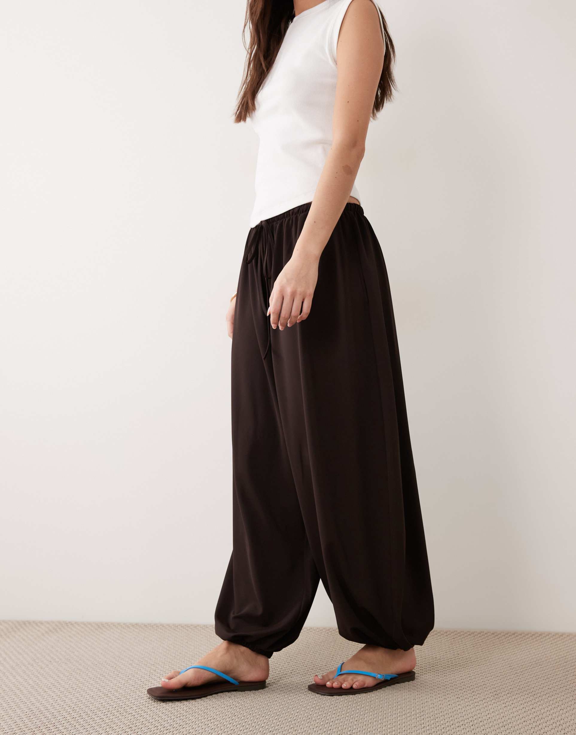asos design clean jersey twill tie waist balloon pants in chocolate