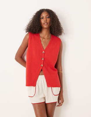 clean knit relaxed fit vest in red