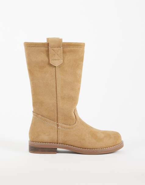 ASOS DESIGN Clementine Schlupf-Trucker-Stiefel bis zum Knie in Sand-Suedette - view 1