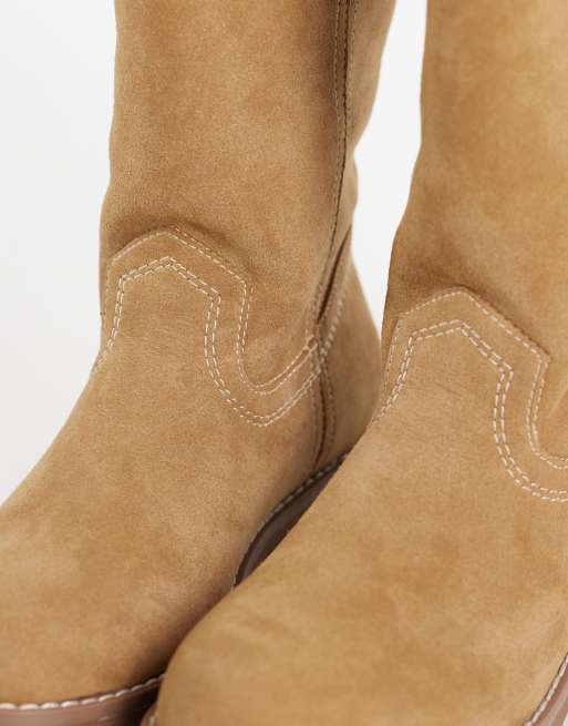 ASOS DESIGN Clementine Schlupf-Trucker-Stiefel in Sand-Suedette, 3 von 4