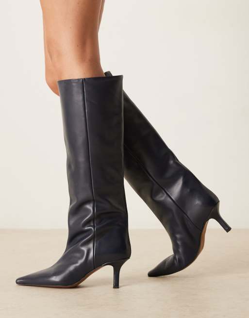 ASOS DESIGN – Cleoni – Premium – Marinblå, knähöga boots i dra på-stil av läder, 2 av 4