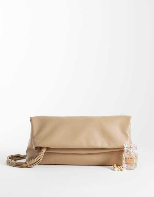 ASOS DESIGN – Clutch in Keksbraun mit Quasten und Reißverschluss, 2 von 4