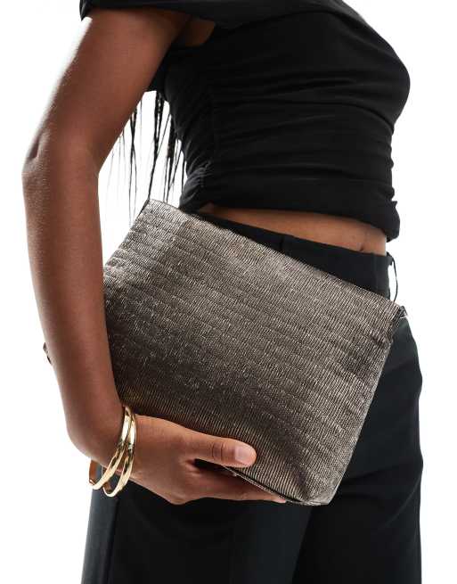 ASOS DESIGN - Clutch-taske i metallisk sølvfarve med lynlås øverst