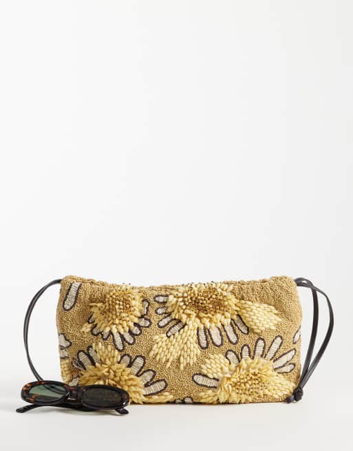 ASOS DESIGN clutch-taske med blomsterdekoration i gul, 2 af 4